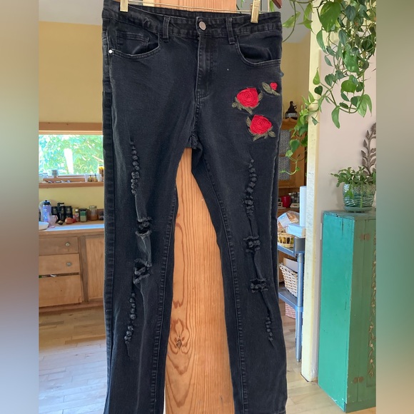 Embroidered 🌹 Black Skinny Jeans - Picture 2 of 4